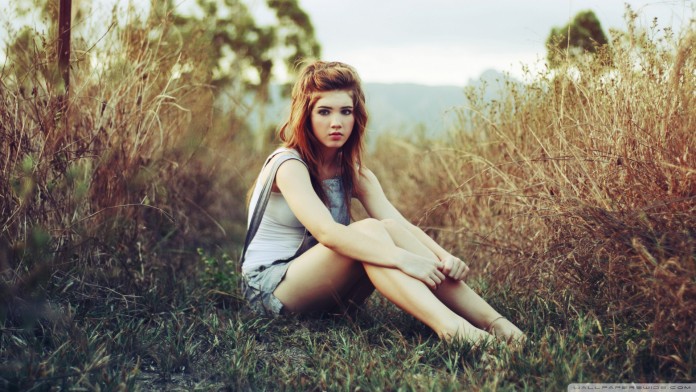 young_girl_outdoor-wallpaper-1920x1080